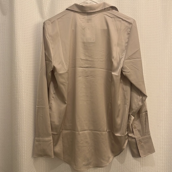 Button up blouse - Picture 3 of 3